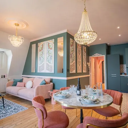 Appartement De Prestige Face Loire, Au Pied Du Château *